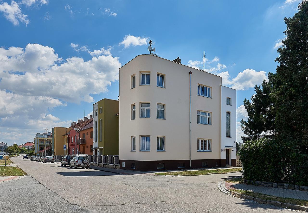 Hotel Penzion Karolinka Kroměříž Exterior foto